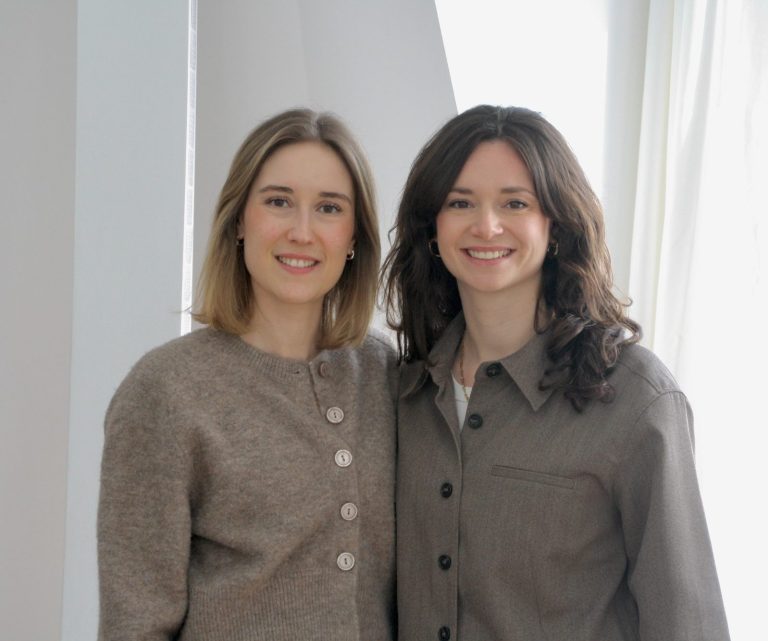 Coaching Frankfurt Selina und Ricarda, zwei M.Sc. Psychologinnen und systemische Coaches bei Rise Coaching Frankfurt